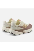 TÊNIS NEW BALANCE FUELCELL REBEL V5 FEMININO - Bege/marrom