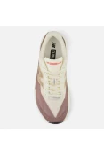 TÊNIS NEW BALANCE FUELCELL REBEL V5 FEMININO - Bege/marrom