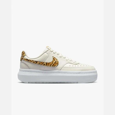 TÊNIS NIKE COURT VISION ALTA LTR FEMININO - Bege/marrom