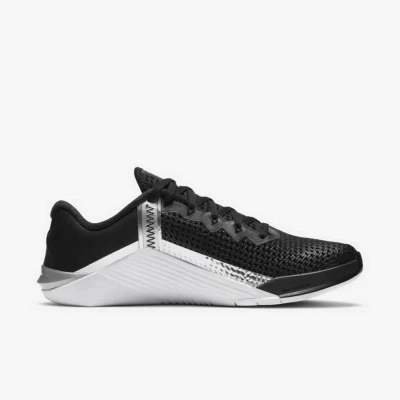 TÊNIS NIKE METCON 6 FEMININO - Preto/prata
