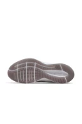 TÊNIS NIKE QUEST 4 PREMIUM FEMININO - Cinza/branco TÊNIS NIKE QUEST 4 PREMIUM FEMININO - Cinza/branco