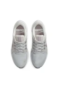 TÊNIS NIKE QUEST 4 PREMIUM FEMININO - Cinza/branco TÊNIS NIKE QUEST 4 PREMIUM FEMININO - Cinza/branco