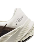 TÊNIS NIKE QUEST 4 PREMIUM FEMININO - Preto/bege TÊNIS NIKE QUEST 4 PREMIUM FEMININO - Preto/bege