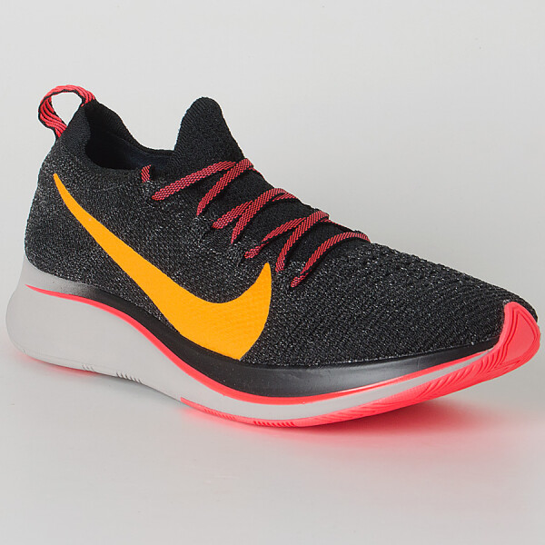 TÊNIS NIKE ZOOM FLY FLYKNIT FEMININO - Preto/laranja